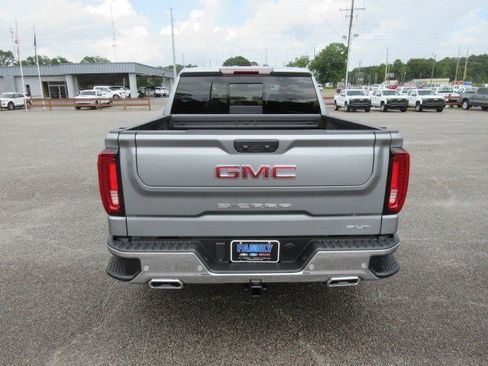 New 2025 GMC Sierra 1500 SLT image 6