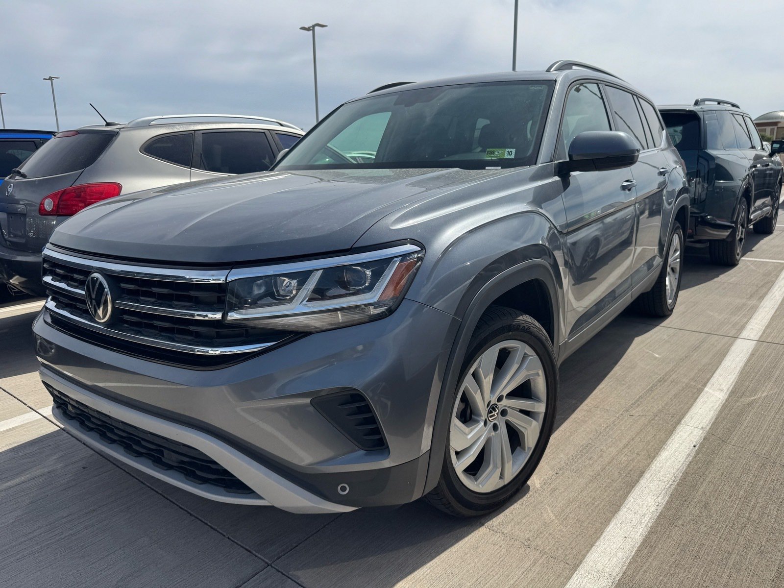 Used 2021 Volkswagen Atlas SE AWD/4WD image 2