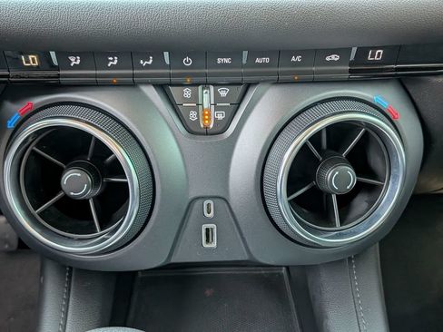 Used 2022 Chevrolet Blazer LT FWD image 35