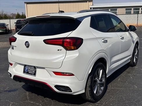 Certified 2022 Buick Encore GX Essence w/ Experience Buick Package image 11