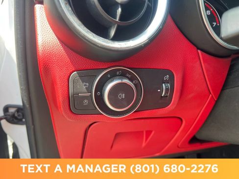 Used 2018 Alfa Romeo Stelvio AWD image 29