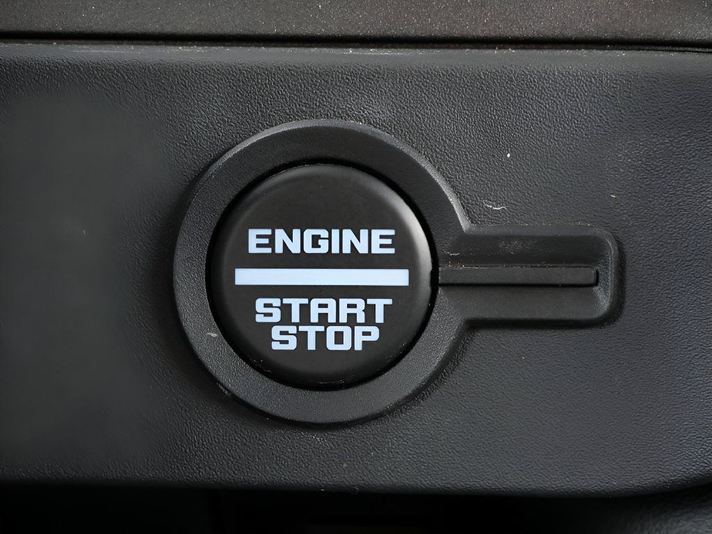 Used 2025 Ford Bronco Badlands AWD/4WD image 24