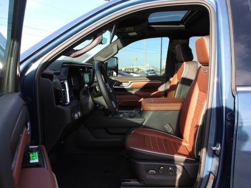 New 2026 GMC Sierra 2500 Denali Ultimate image 9