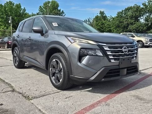 Used 2025 Nissan Rogue SV AWD/4WD image 1