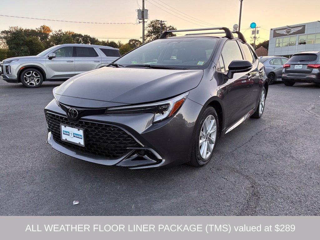 Used 2023 Toyota Corolla SE FWD image 3