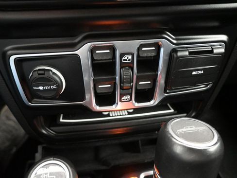 Used 2022 Jeep Gladiator Overland w/ Popular Equipment Package image 26