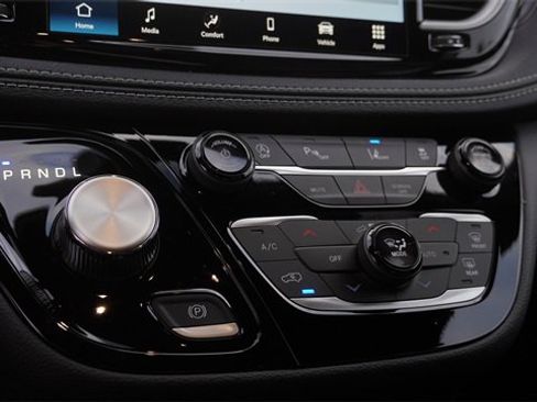 New 2026 Chrysler Pacifica Select image 25