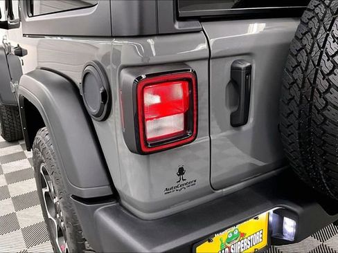 Used 2021 Jeep Wrangler Sport S image 32
