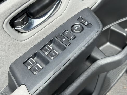 Used 2025 Honda Pilot Touring image 15