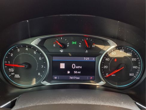 Used 2020 Chevrolet Equinox Premier FWD image 17