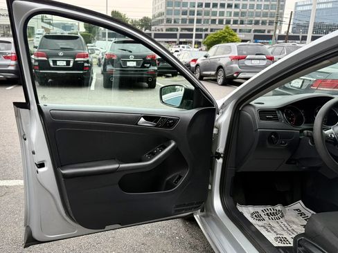 Used 2016 Volkswagen Jetta S FWD image 9