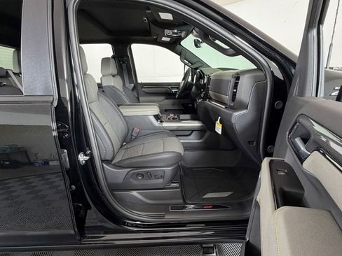 New 2026 Chevrolet Silverado 2500 ZR2 AWD/4WD image 6