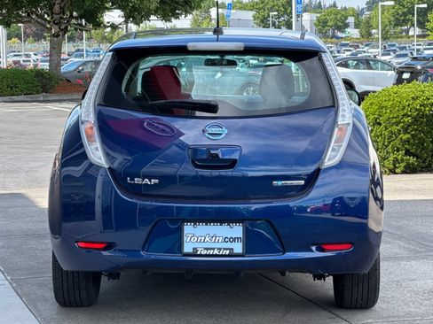 Used 2017 Nissan Leaf S FWD image 4