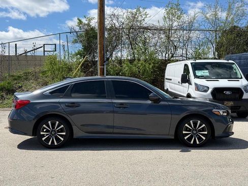 Used 2024 Honda Civic EX image 2