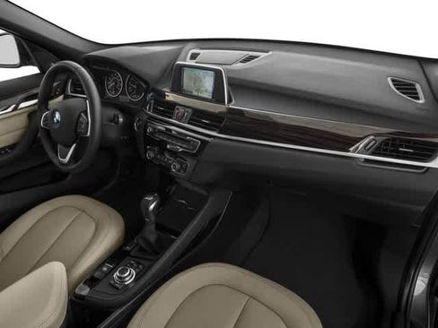 Used 2017 BMW X1 xDrive28i image 16