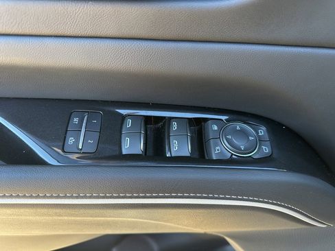 Used 2022 Cadillac Escalade ESV Sport w/ Touring Package image 11