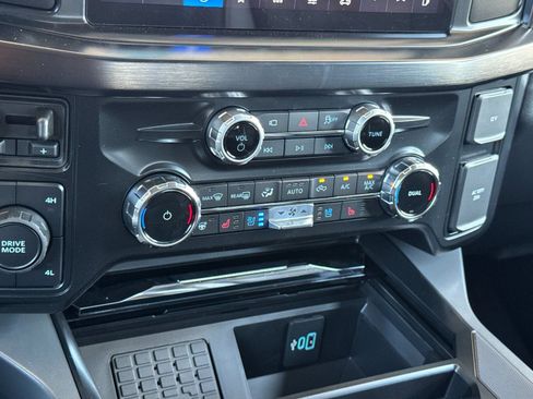 New 2026 Ford F250 Lariat w/ Black Appearance Package image 23