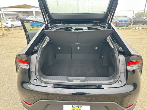 Used 2025 Toyota Prius LE image 31