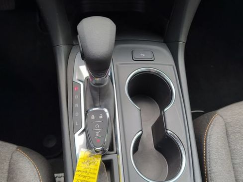 Used 2024 Chevrolet Equinox LT FWD image 18