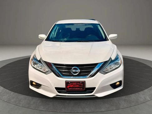 Used 2017 Nissan Altima 2.5 SV FWD image 2