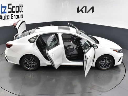 Used 2022 Kia Forte GT-Line w/ GT-Line Premium Package image 32