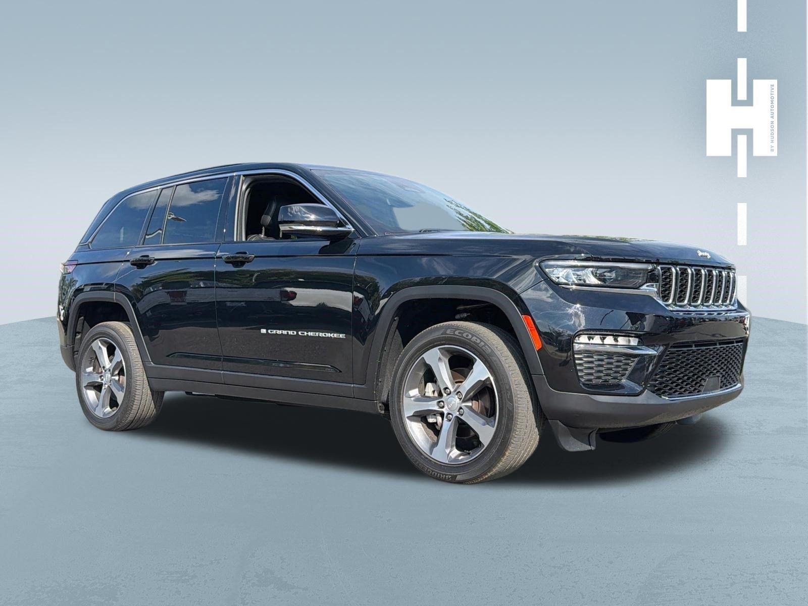 Used 2024 Jeep Grand Cherokee Limited AWD/4WD image 1