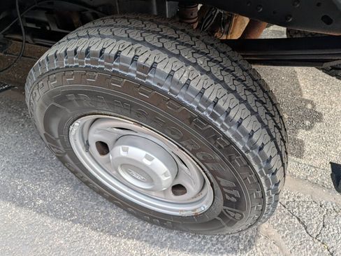 Used 2015 Ford F250 XL w/ Power Equipment Group AWD/4WD image 36