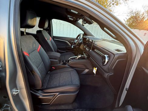 Used 2023 Chevrolet Colorado Z71 w/ Z71 Convenience Package 2 image 15