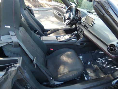 Used 2016 MAZDA MX-5 Miata Club image 23