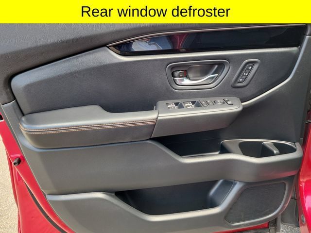 Used 2025 Honda Pilot TrailSport image 18