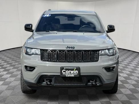 Used 2019 Jeep Grand Cherokee Laredo AWD/4WD image 6