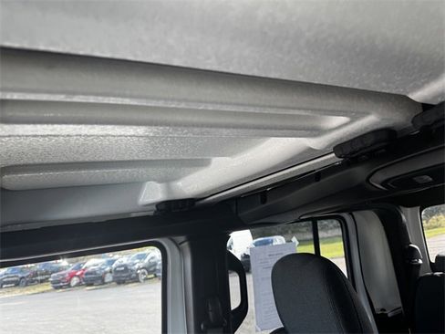 Certified 2025 Jeep Gladiator Willys image 38