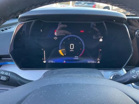 Used 2024 Chevrolet Trax LT w/ Driver Confidence Package image 9