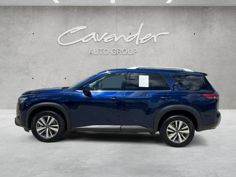 Used 2025 Nissan Pathfinder SL AWD/4WD image 13