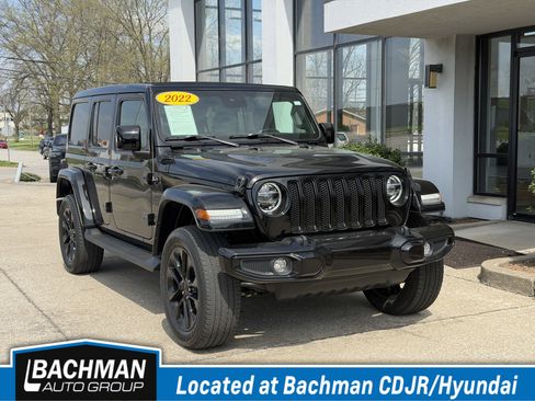 Used 2022 Jeep Wrangler Unlimited Sahara image 1