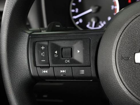 Certified 2024 Nissan Rogue SV FWD image 26