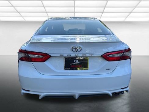 Used 2018 Toyota Camry SE FWD image 4