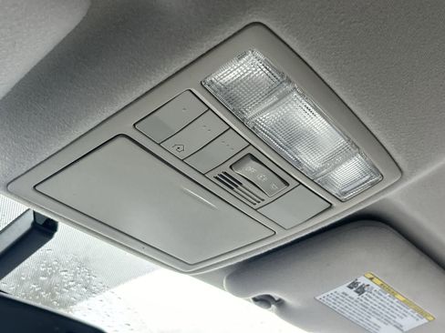 Used 2013 Toyota Venza LE w/ LE Convenience Pkg image 19