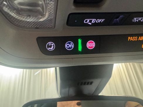 Used 2020 Chevrolet Equinox Premier image 41