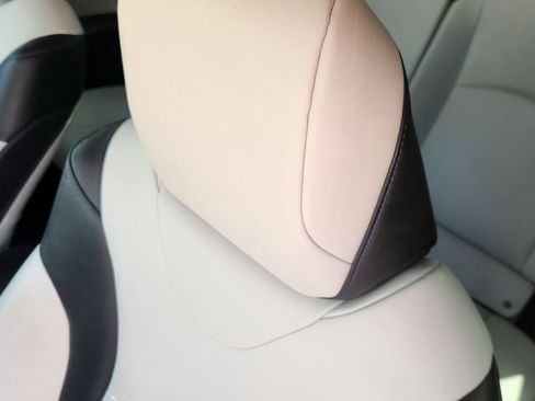 Used 2019 Toyota Prius Limited FWD image 25