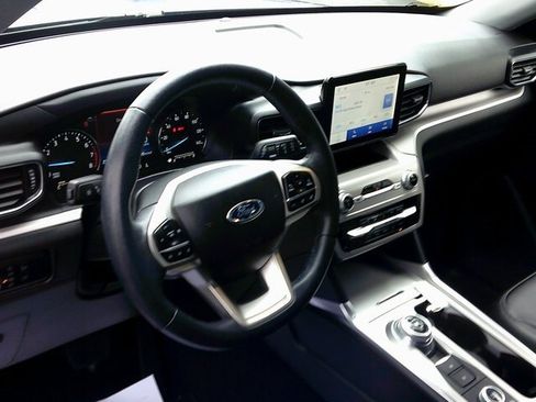 Used 2023 Ford Explorer XLT w/ Equipment Group 202A image 18