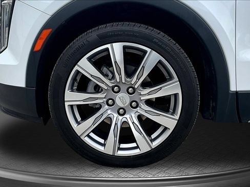 Used 2023 Cadillac XT4 Premium Luxury FWD image 33