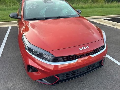 Used 2023 Kia Forte GT-Line w/ GT-Line Premium Package FWD image 4