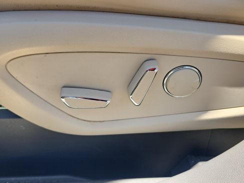 Used 2019 Lincoln Nautilus Reserve w/ Cargo Utility Package FWD image 10