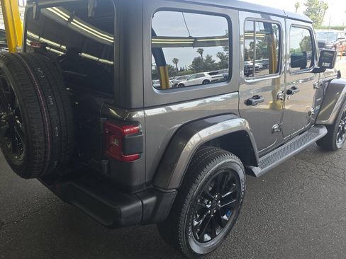Used 2022 Jeep Wrangler Unlimited Sahara image 4