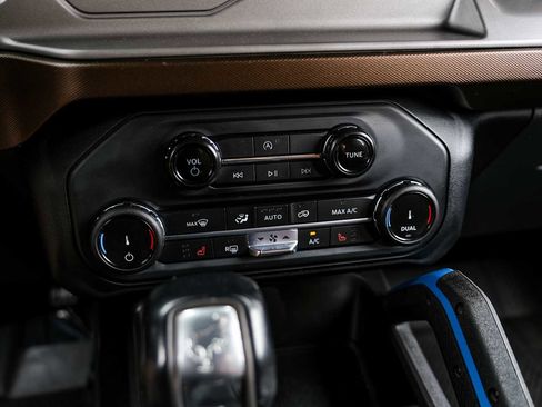 Used 2022 Ford Bronco Outer Banks AWD/4WD image 31