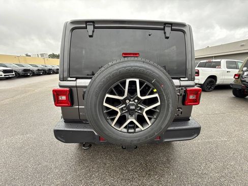 New 2027 Jeep Wrangler Unlimited Sahara AWD/4WD image 4