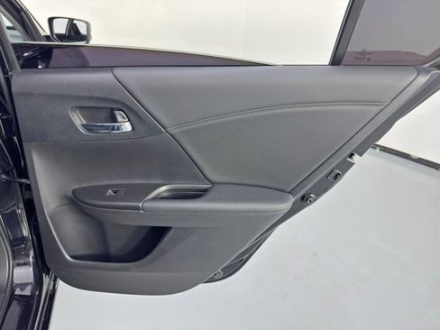 Used 2015 Honda Accord Sport image 37