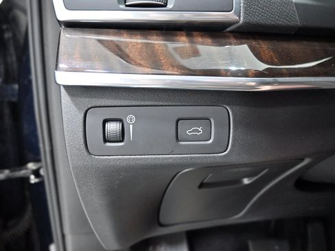 Used 2019 Volvo XC90 T6 Momentum w/ Protection Package Premier AWD/4WD image 9