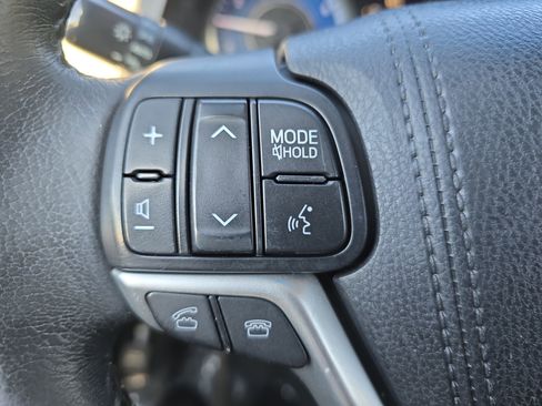 Used 2015 Toyota Sienna XLE Premium image 19